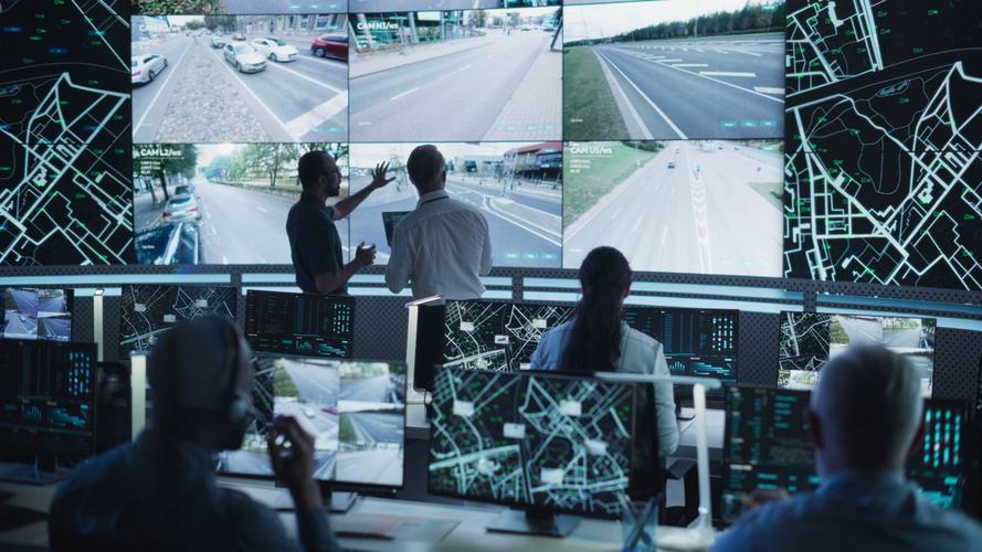 現(xiàn)代物流技術(shù)公司中軟件開發(fā)、工程與數(shù)據(jù)科學(xué)團隊的協(xié)作與技術(shù)創(chuàng)新